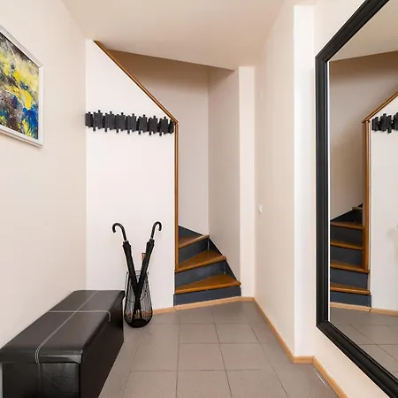 Korter - 2 Story Loft - Next To Old Town