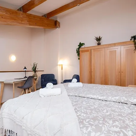 - 2 Story Loft - Next To Old Town Apartament *