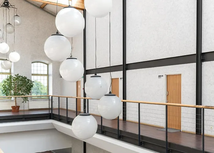 - 2 Story Loft - Next To Old Town