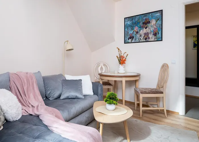 - 2 Story Loft - Next To Old Town Apartment