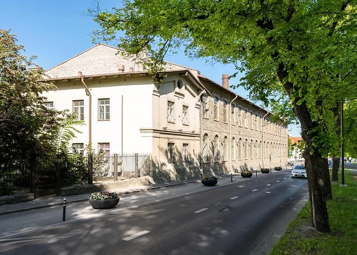 - 2 Story Loft - Next To Old Town Korter